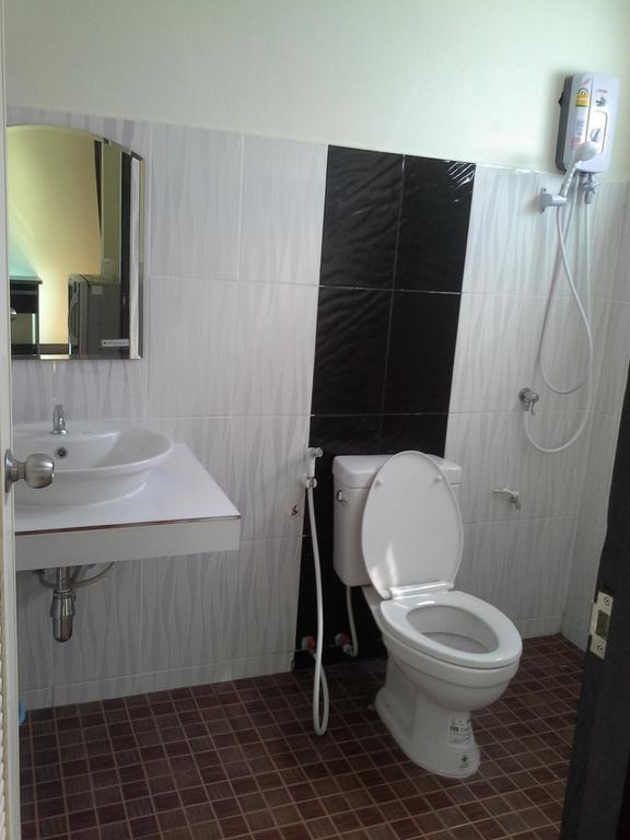 Bansappoori Aparthotel Lamphun Ngoại thất bức ảnh